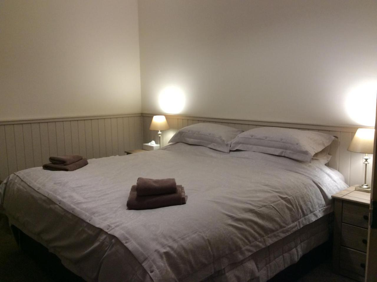 Crown And Anchor Bed & Breakfast Dundrennan Екстериор снимка