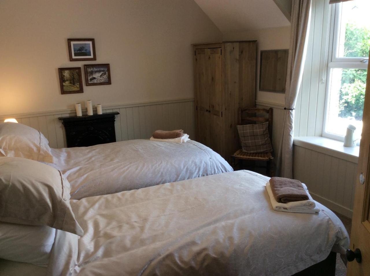 Crown And Anchor Bed & Breakfast Dundrennan Екстериор снимка